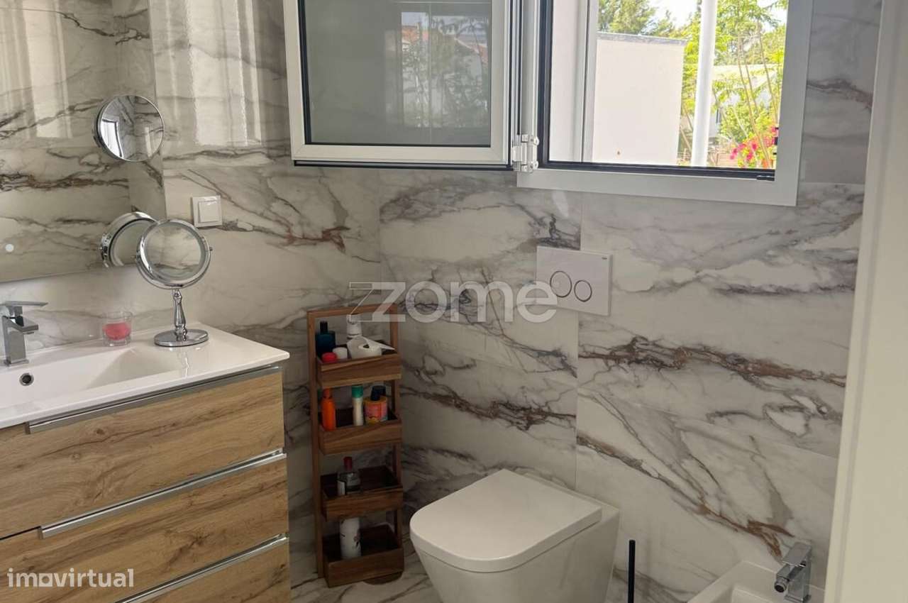 Moradia T4 com 2 Suites-18