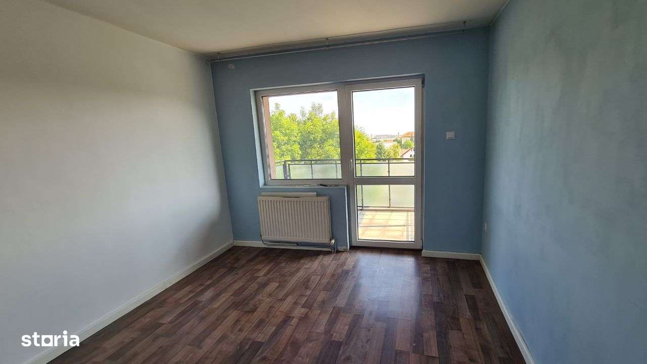 Vand vila situata in zona centrala-4