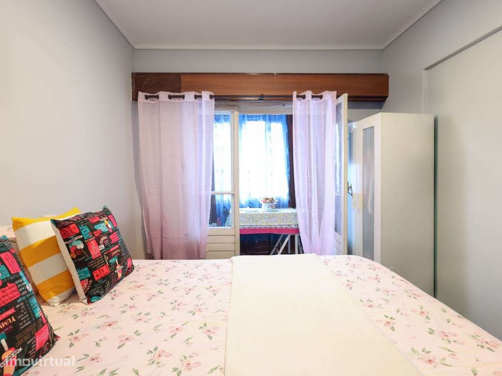 Moradia T6 em Monte Abraão-11