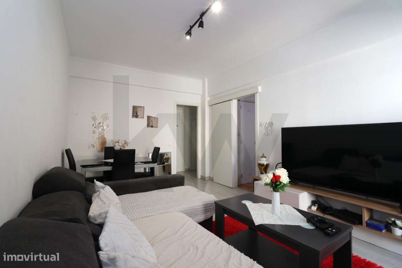 T2 parcialmente remodelado junto à estação ferroviária – Pinhal Novo - Grande imagem: 5/16