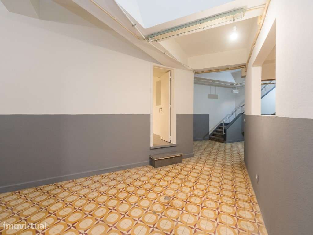 Loja para Investimento ou Comércio - Falagueira, Amadora-26