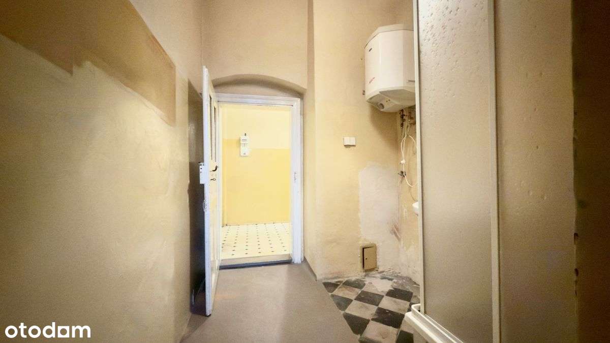 Duże M3 do własnej aranżacji- w samym centrum!!-3