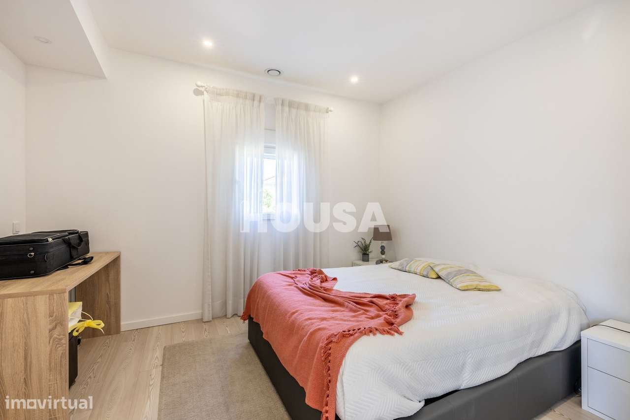 Moradia T4 térrea totalmente renovada na Gândara dos Olivais-8