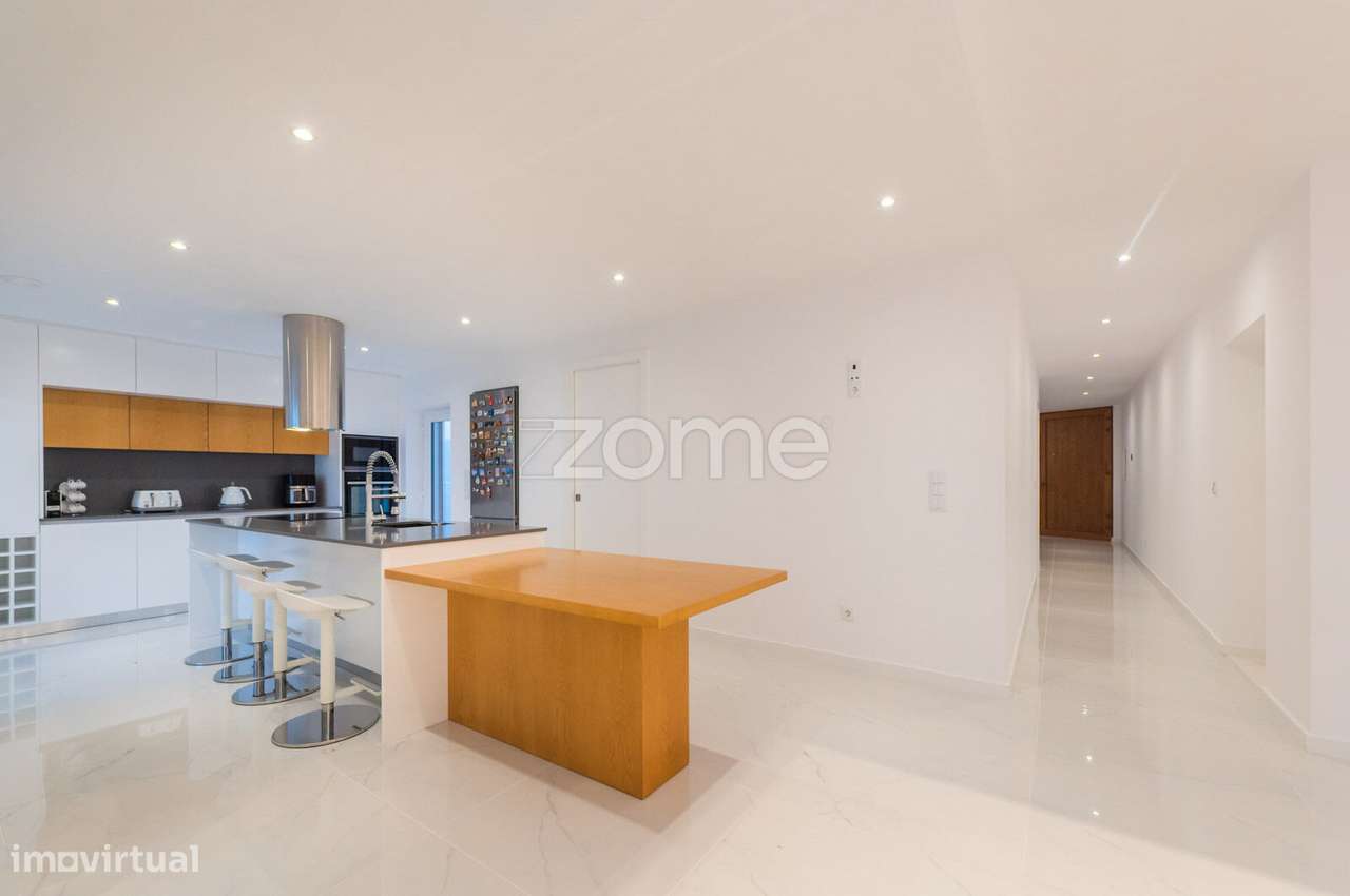 Moradia T4 com psicina-28