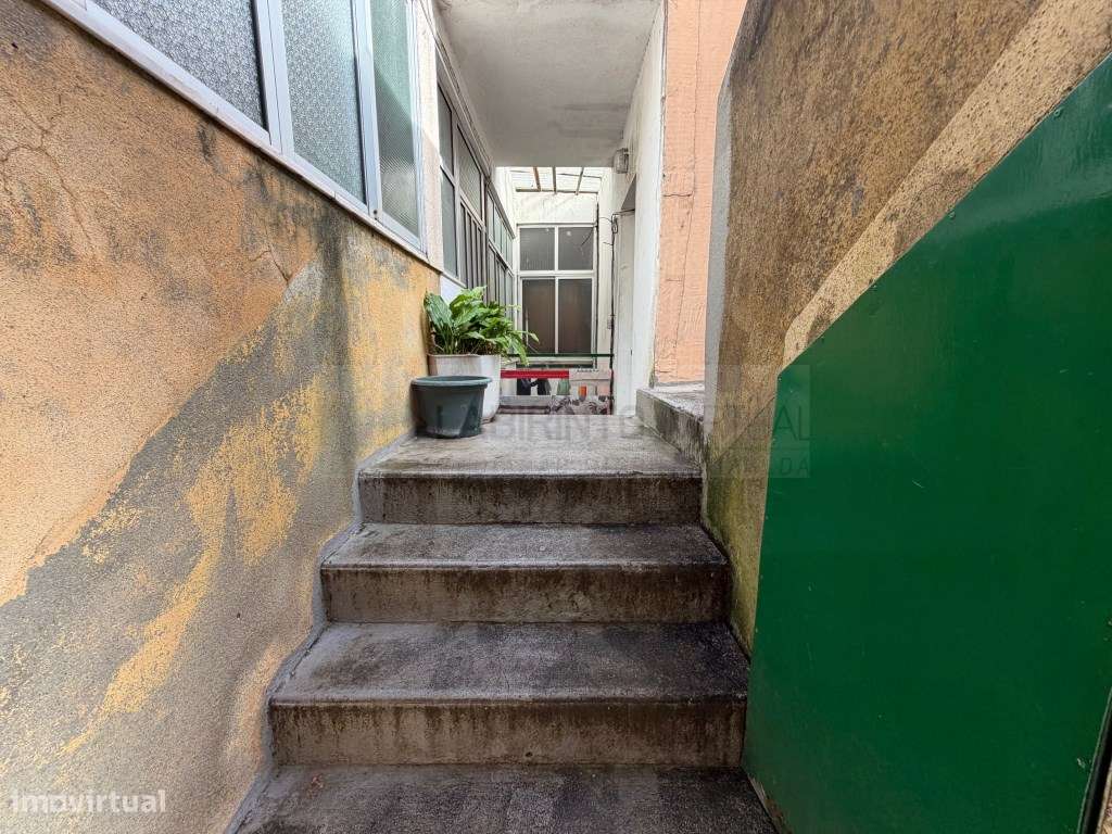 Prédio Residencial + Armazém com 1000m² na Arroja, Odivelas - Local...-6