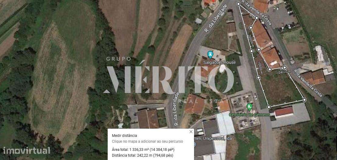 Quintinha com uma moradia térrea. - Grande imagem: 2/25