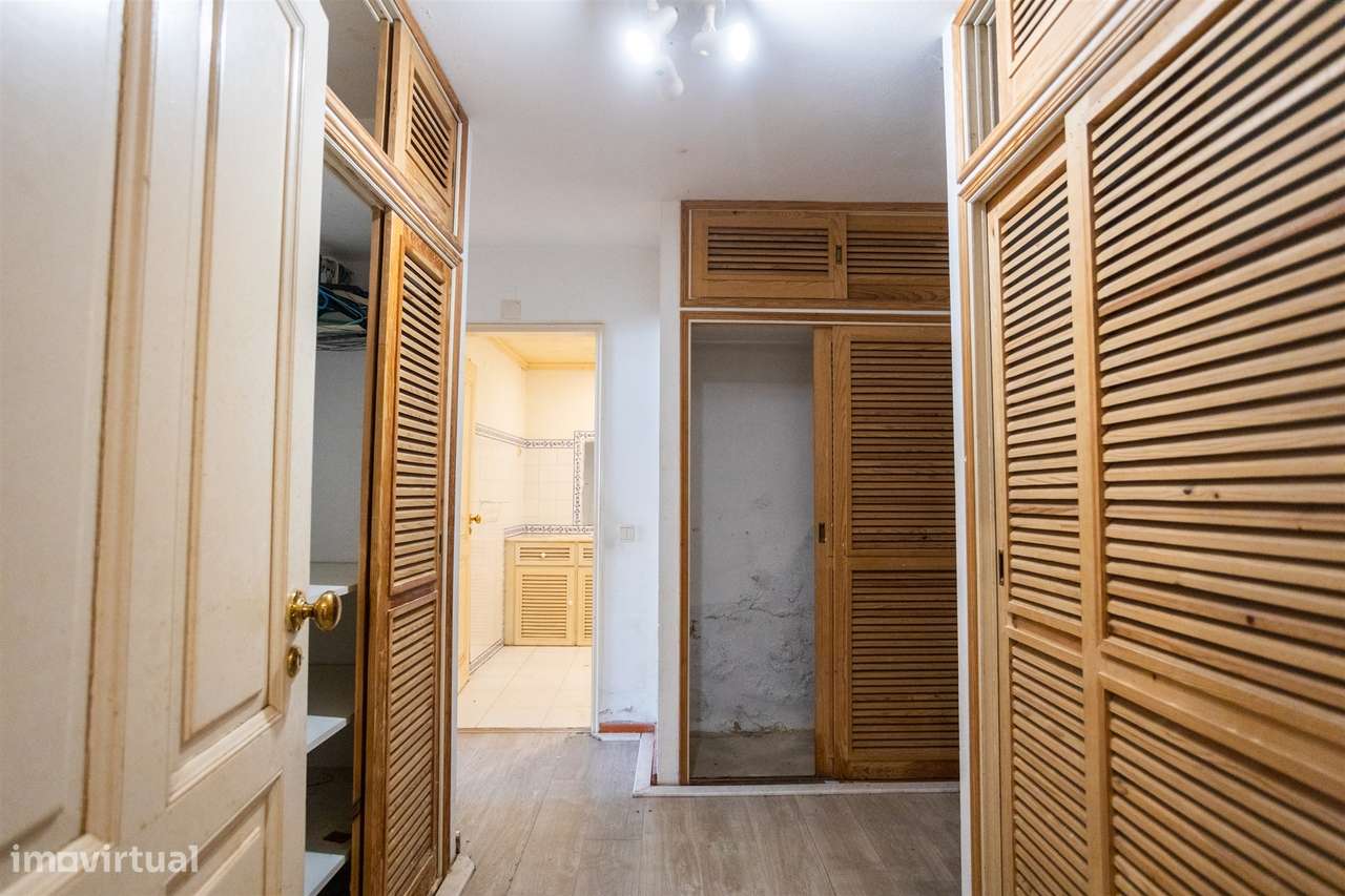 Moradia histórica T6 com piscina e anexo – centro de Salvaterra de Mag-34