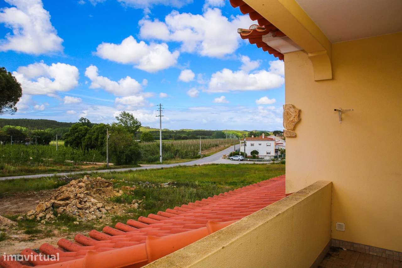 Moradia T4 isolada com logradouro de 2.200m²-20