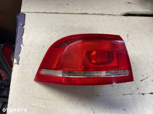 VW PASSAT B7 KOMBI LAMPA LEWY TYŁ 3AF945095E - 1