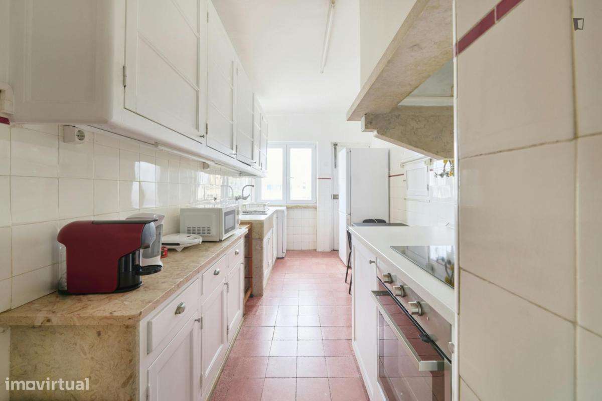 Quarto - localizado em Entrecampos Lisbon - Grande imagem: 2/8