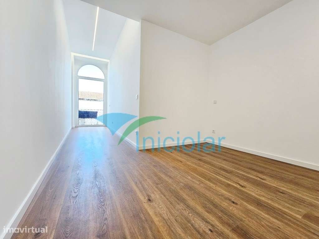 Apartamento T2 Totalmente Remodelado no Centro Histórico de Penafiel-15