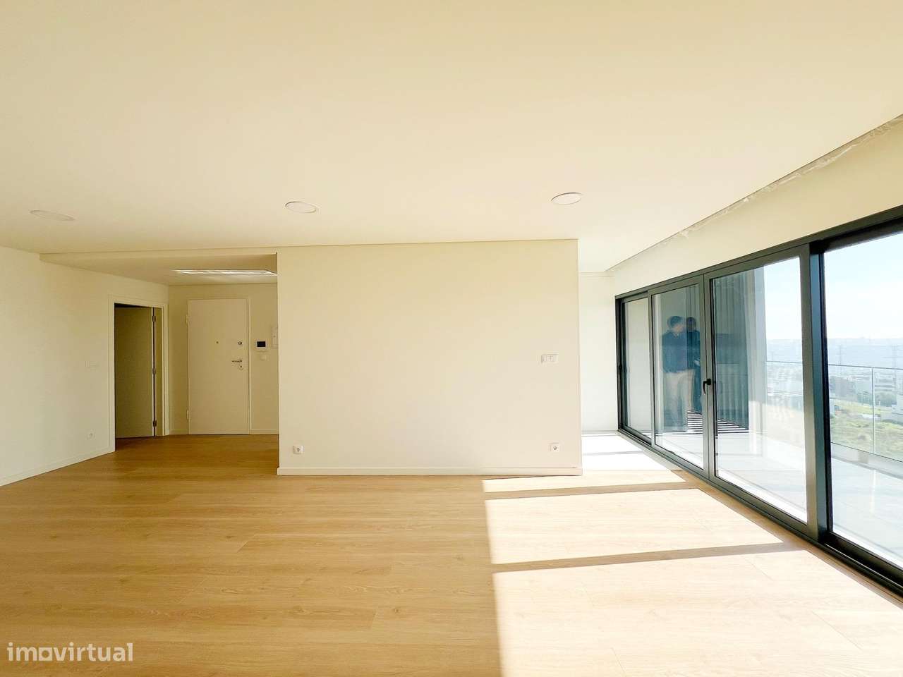 T2 novo c/ estacionamento e varanda - URBANIZAÇÃO MOINHOS DO...-2