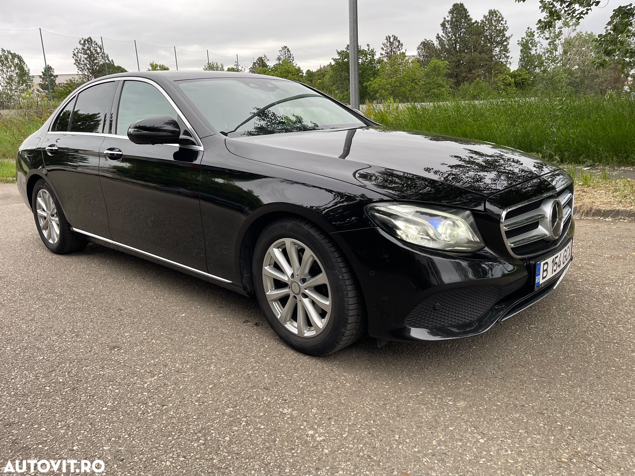 Mercedes-Benz E 220 d 4Matic 9G-TRONIC - 2