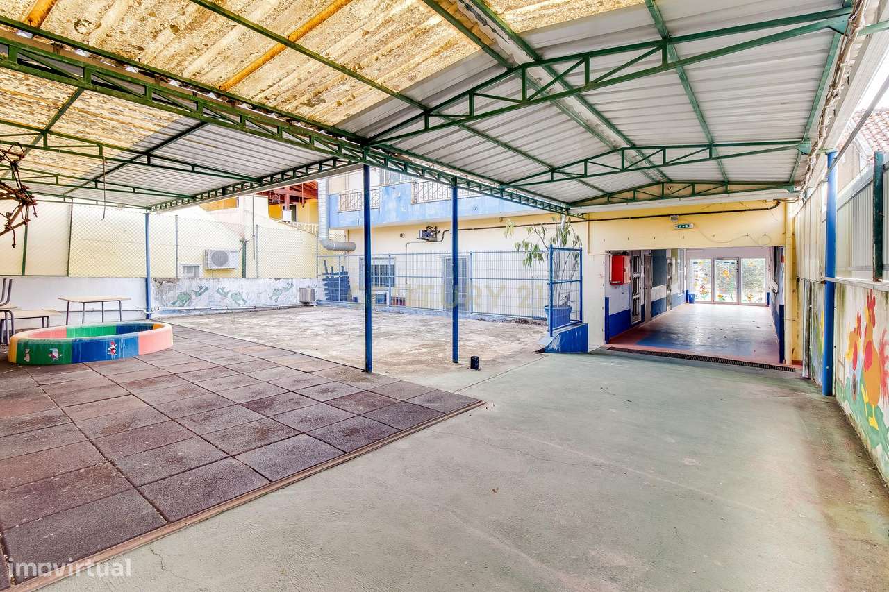 Imóvel para Infantário no Entroncamento – Espaço Amplo com Potencial d-22