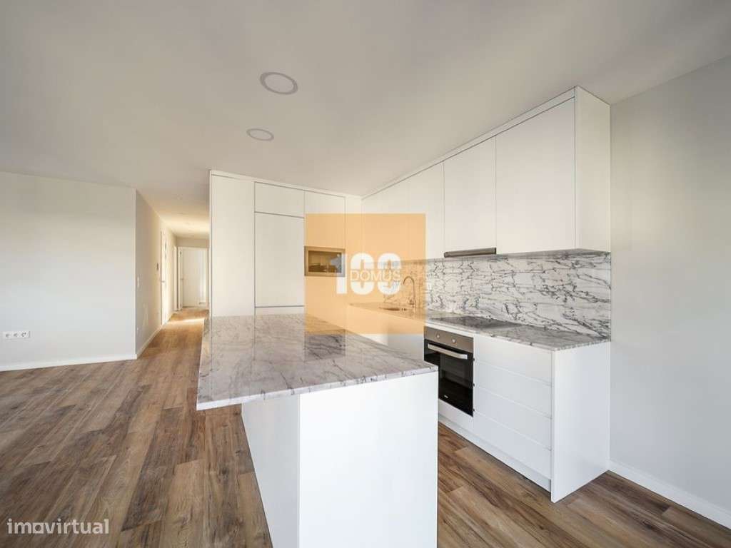 T3 com garagem ao Metro da Trindade - Grande imagem: 5/31