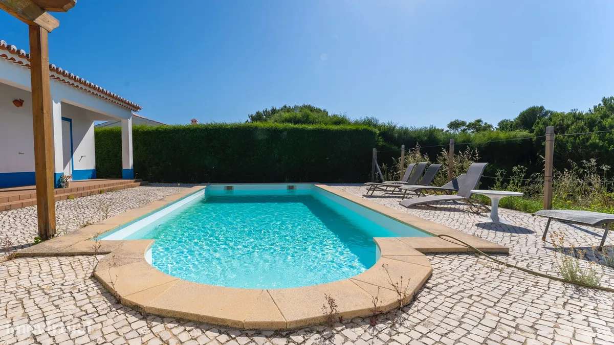 Moradia T3 com piscina-13