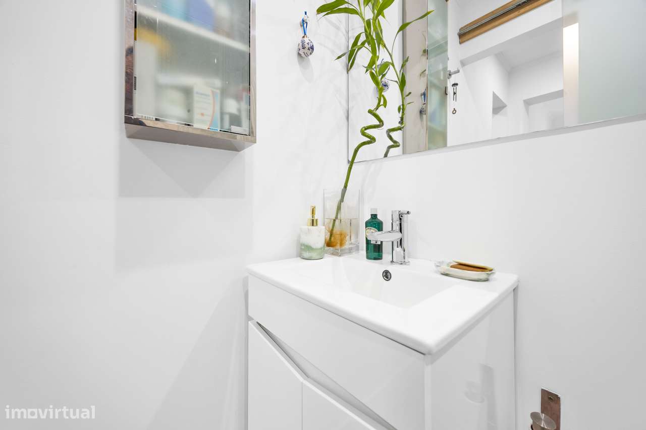 Charmoso T1 Renovado por Arquitetos no Coração do Bairro Alto!-18