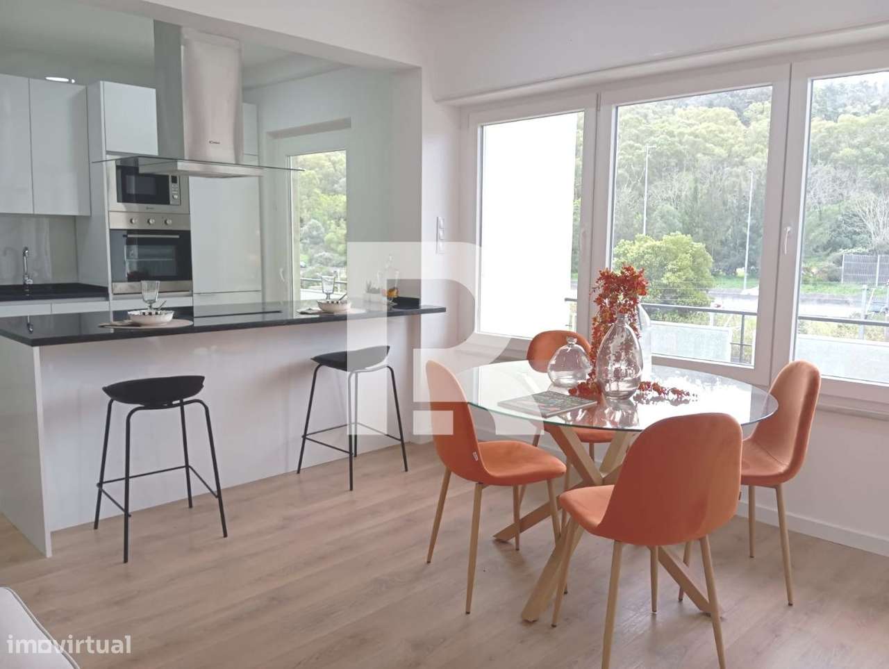 Apartamento T3 Totalmente Remodelado Em Benfica