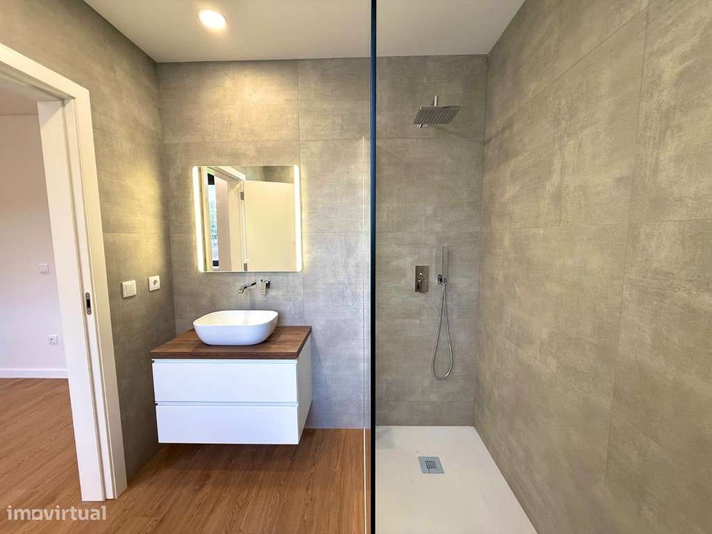 Moradia T3 com Terraço Panorâmico e Jardim-9