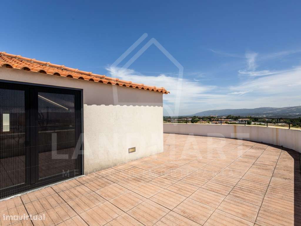 Apartamento T3 Duplex, Centro de Turquel-17