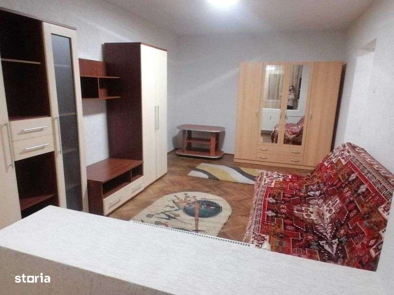 Inchiriere apartament 3 camere semidecomandat - Imagine principală: 4/8