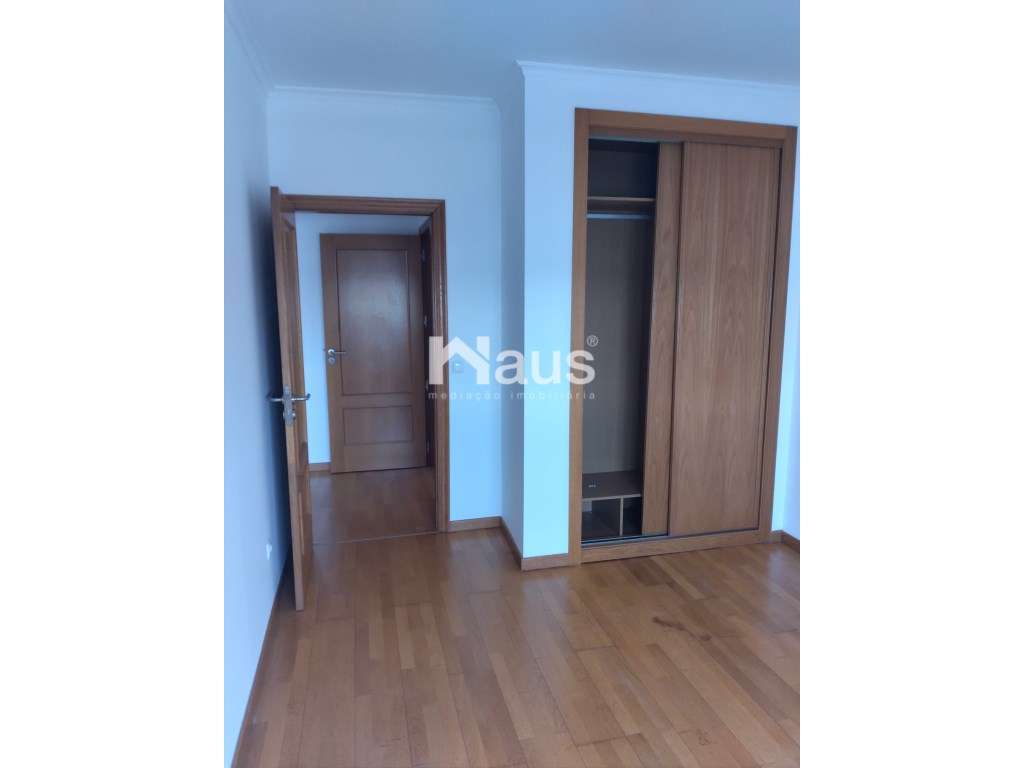 T3 com parqueamento e arrecadação-16