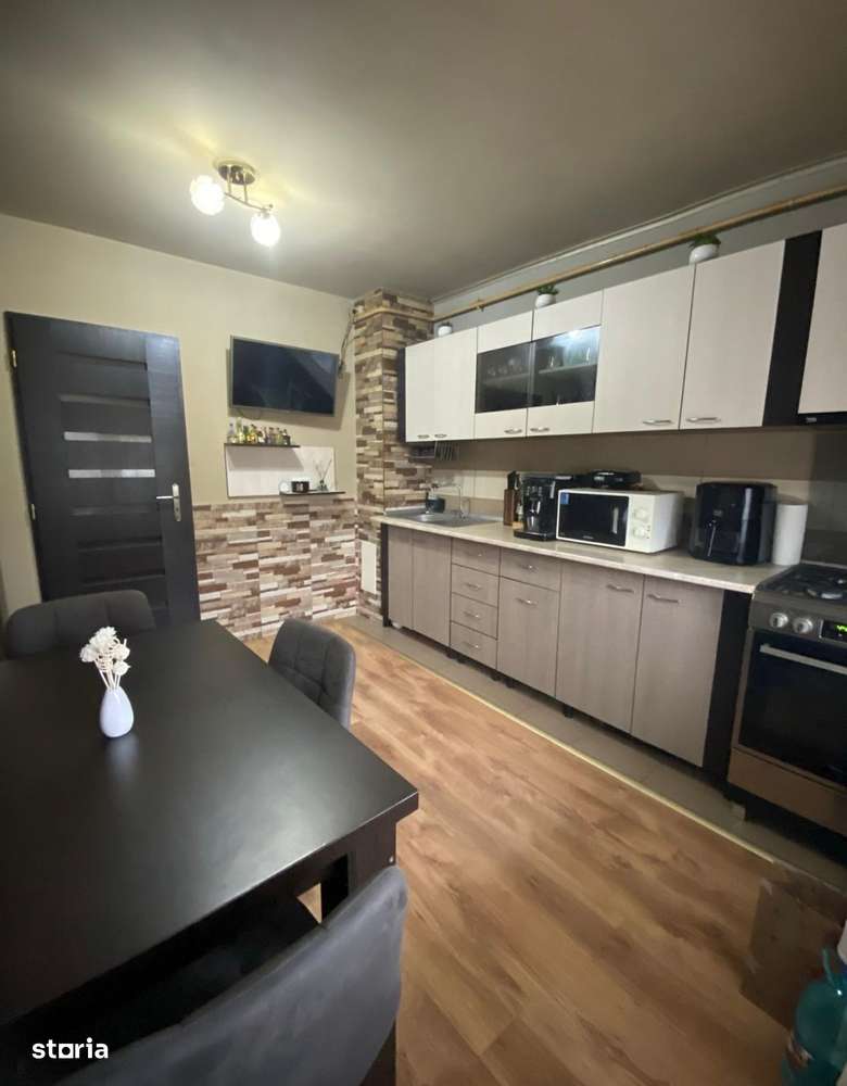 Apartament 3decomandate Craiovita p/4 cu centrala - Imagine principală: 1/16