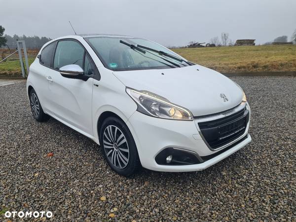 Peugeot 208 82 PureTech Style - 11