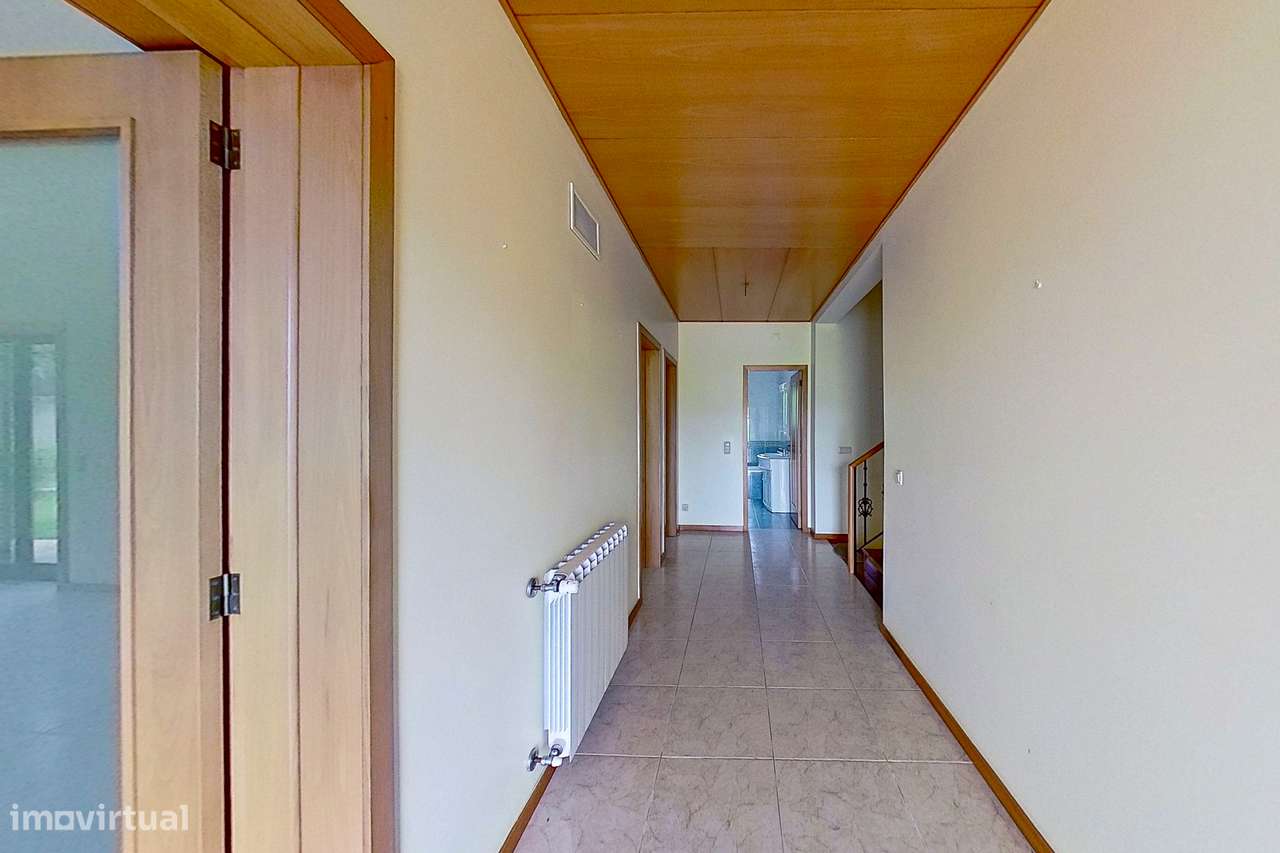 Moradia T4 Independente + T0 em Lago, Amares - Oportunidade Única!-37