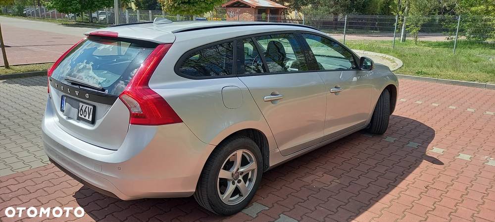 Volvo V60 D2 Drive-E Momentum - 3