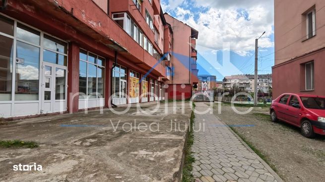 Spatiu commercial, 480mp, vanzare/inchiriere, Petrila