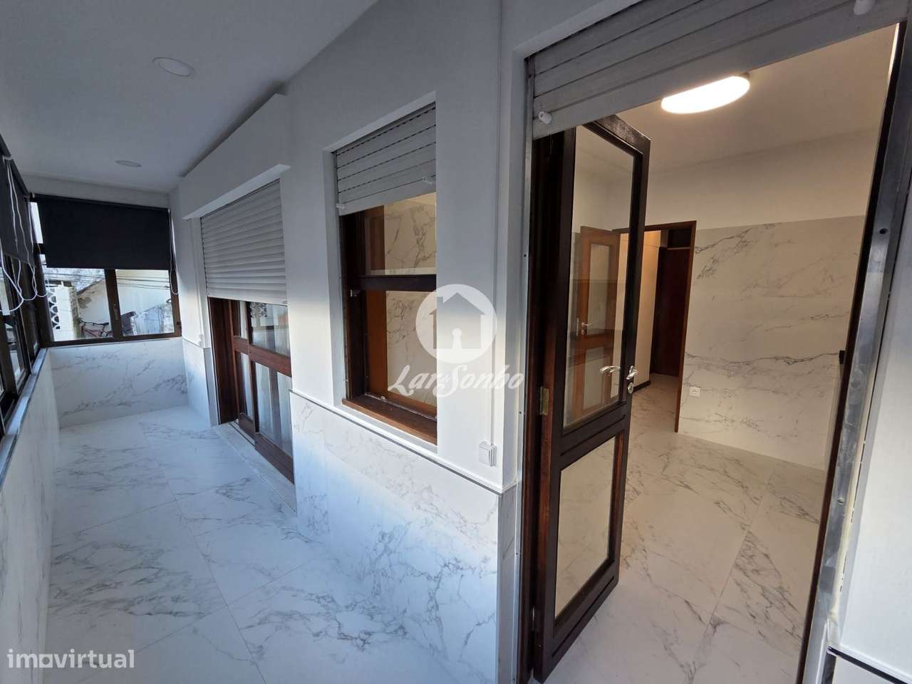 T3+1 completamente renovado e com localização privilegiada, junto a... - Grande imagem: 2/14