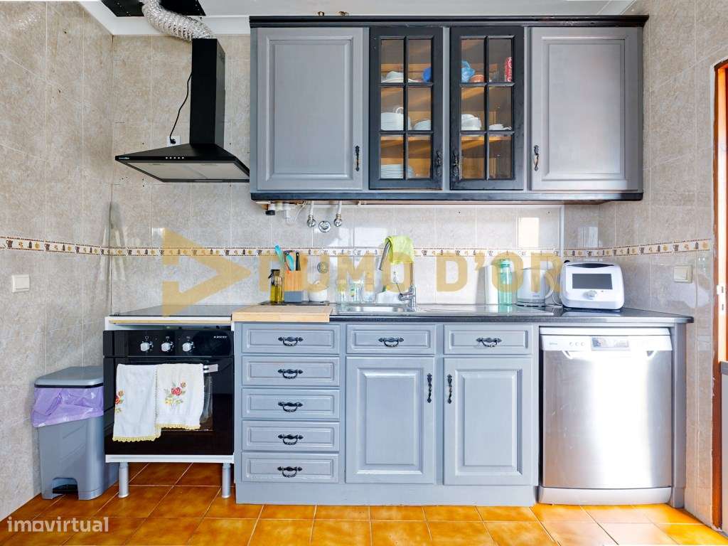 Moradia T2 Térrea em Carambancha, Carregado com 155 m² de Logradouro-5