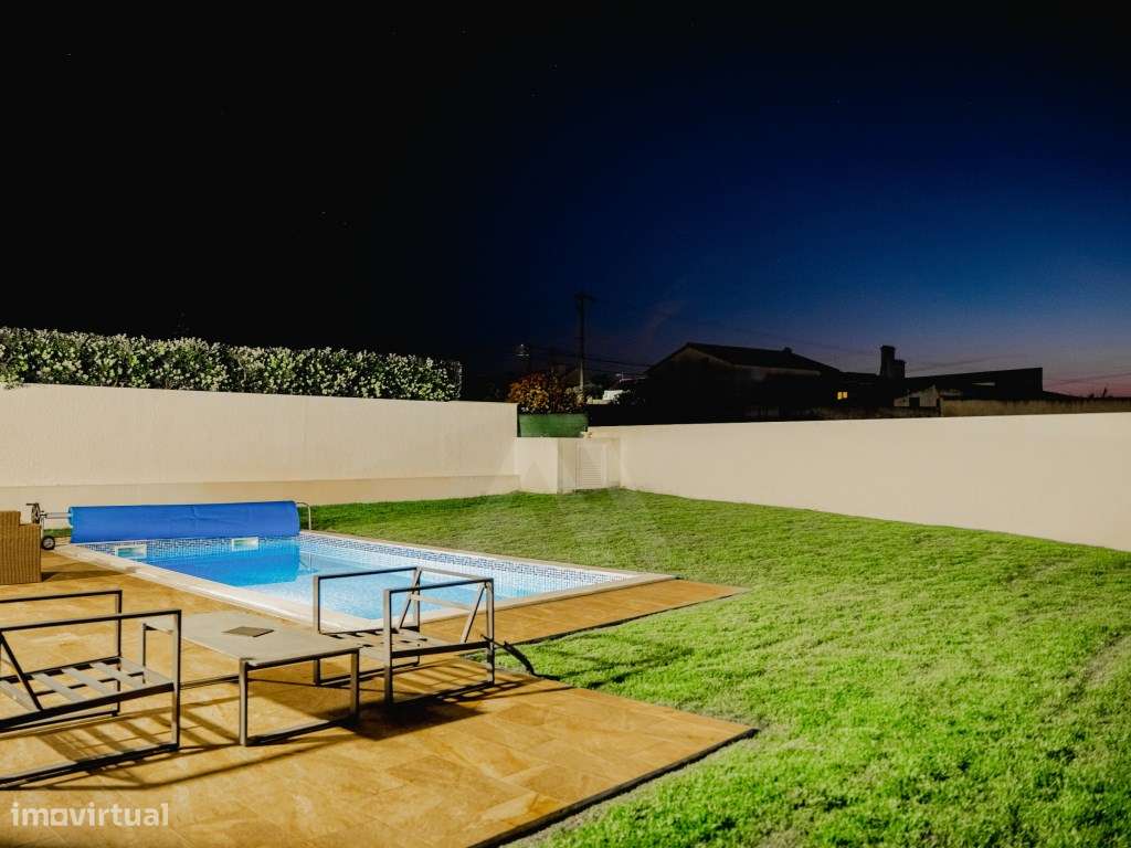 Moradia T3 com Piscina a 5 Minutos da Lagoa de Óbidos-27