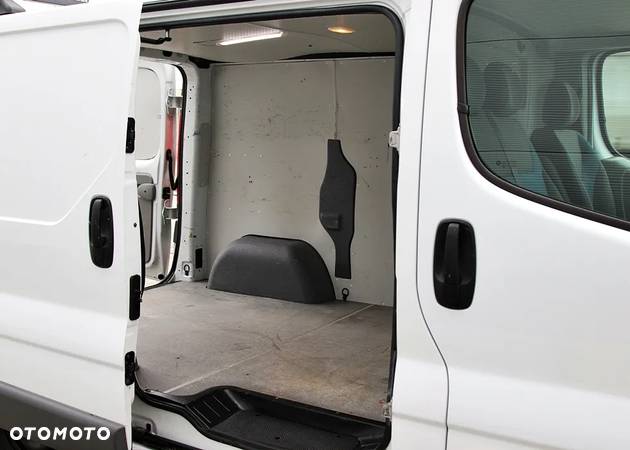 Renault TRAFIC - 13