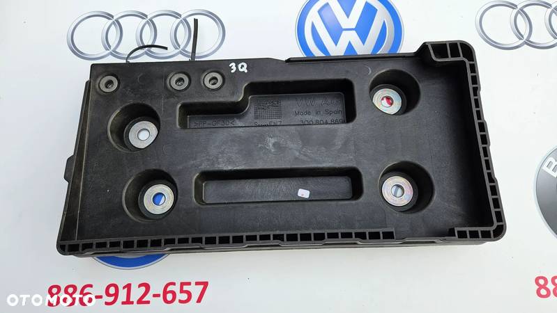 VW Passat B8 VW Arteon Kompletna podstawa akumulatora Obudowa 3Q0804869A - 2