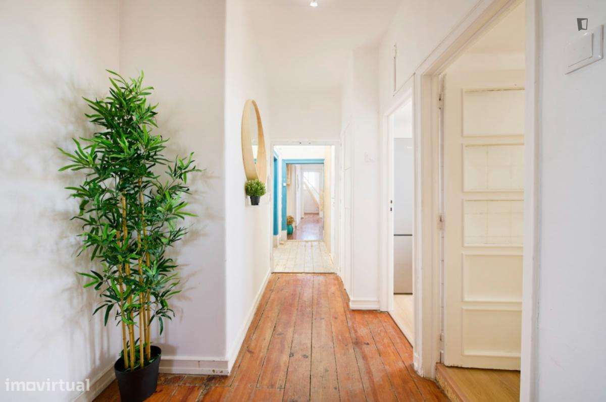 Quarto - localizado em São Bento Lisbon - Grande imagem: 5/10