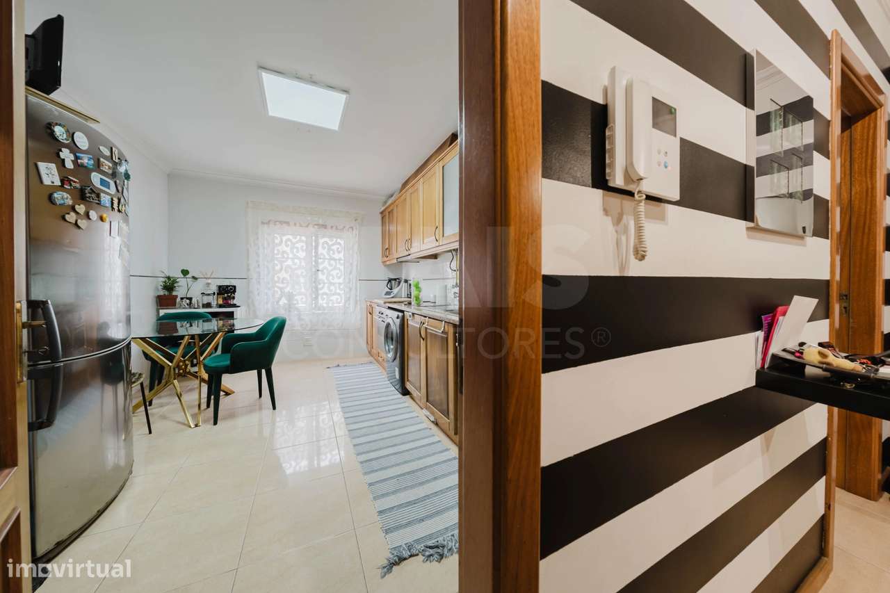 Apartamento T3 com vista única para a praia do Norte-Nazaré - Grande imagem: 2/29