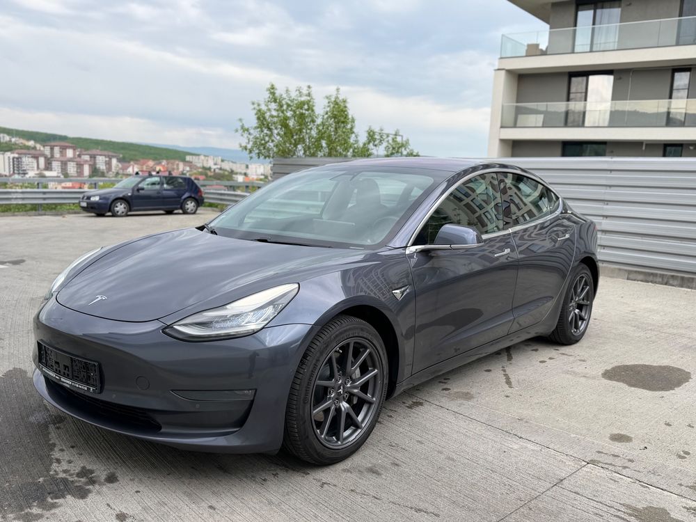 Tesla Model 3 2019
