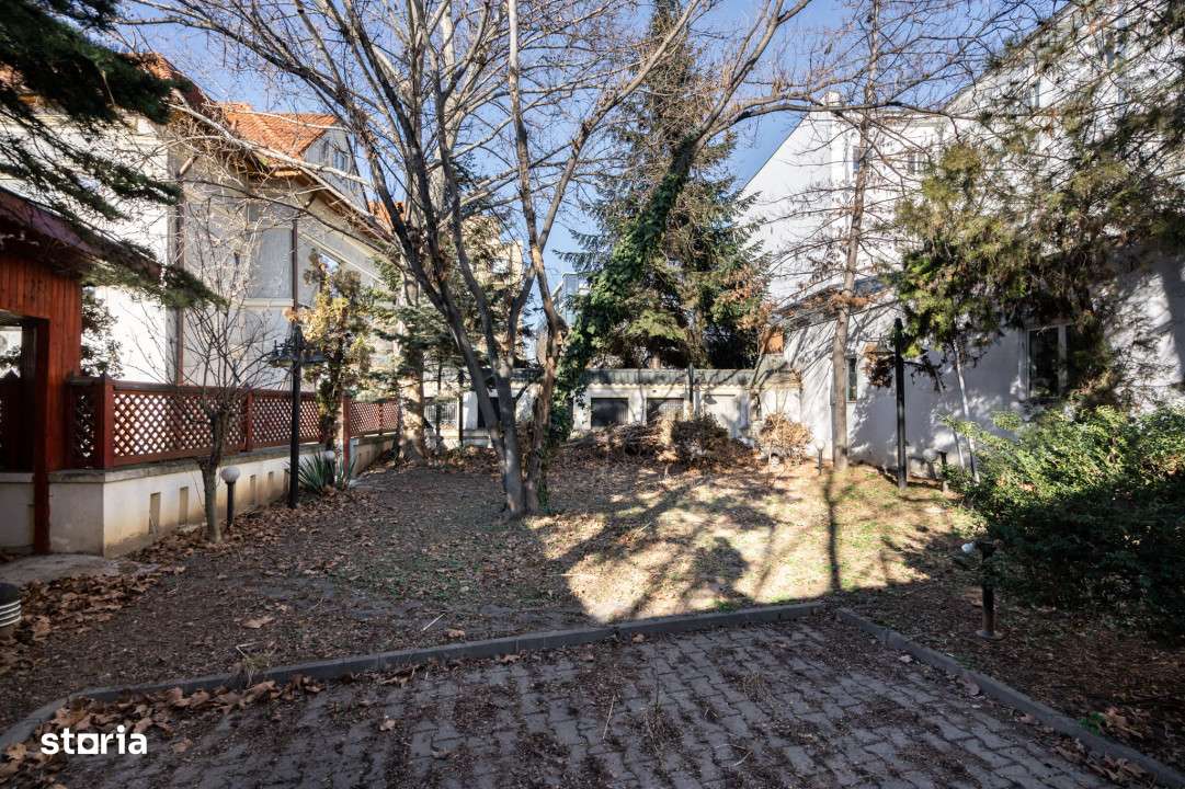 Vila 16 Camere de vanzare Unirii Primaria Sector 3 - Imagine principală: 5/19