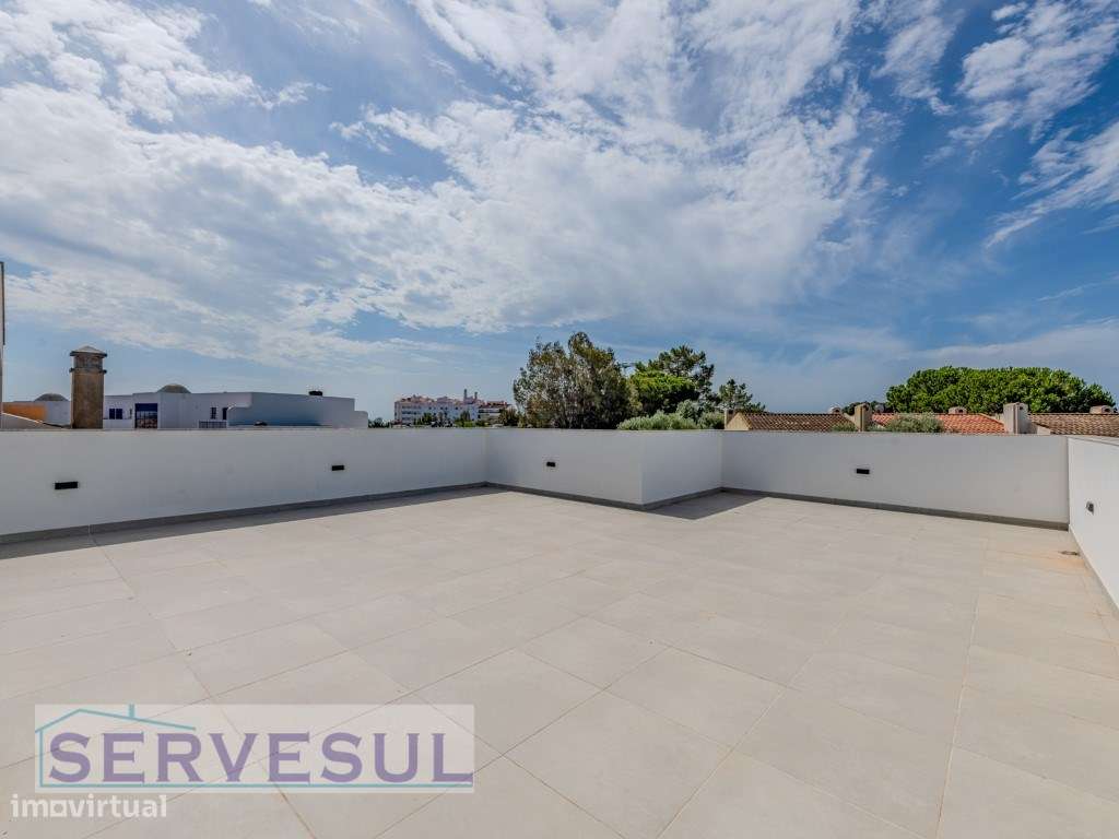 Moradia Moderna Geminada composta por 4 quartos e piscina privada, ...-43