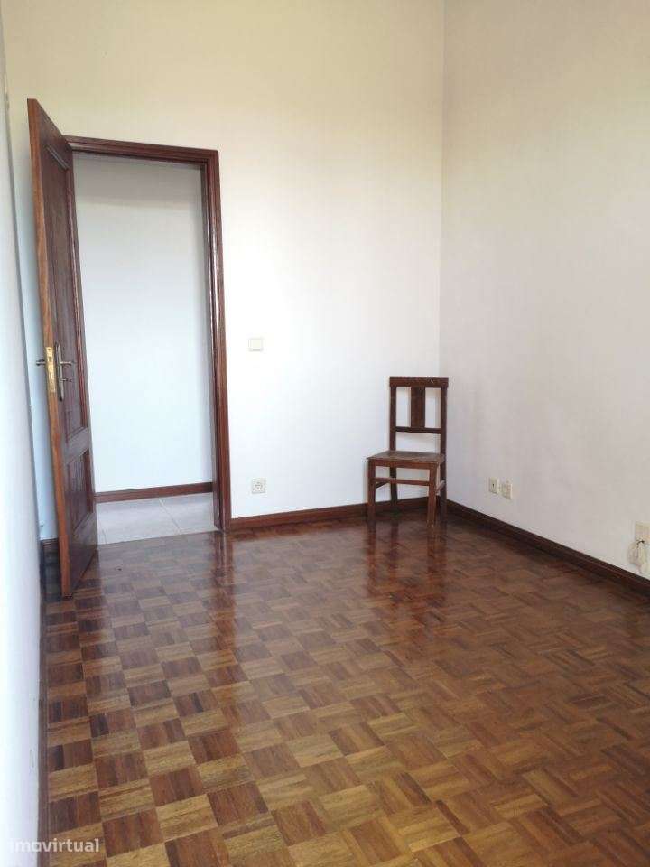 Moradia c/2 habitações + terreno p/construir / Escariz / Arouca-11