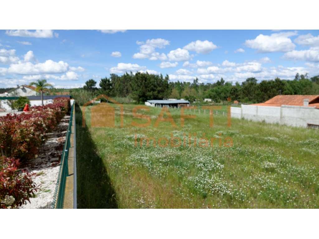 Terreno com Projeto aprovado para uma Moradia Térrea T3+1 com Garag... - Grande imagem: 3/14