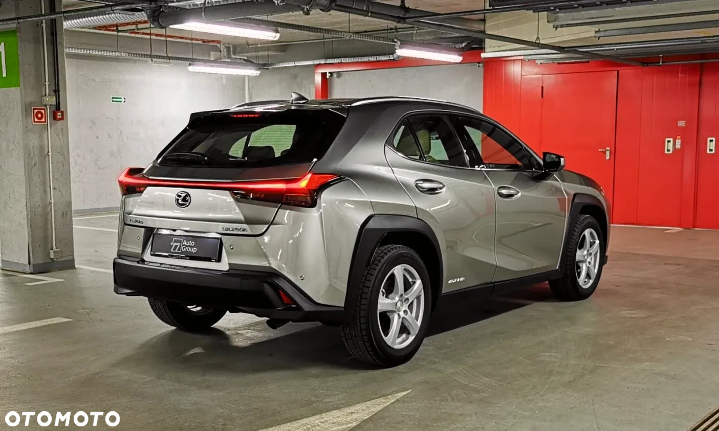 Lexus UX - 2