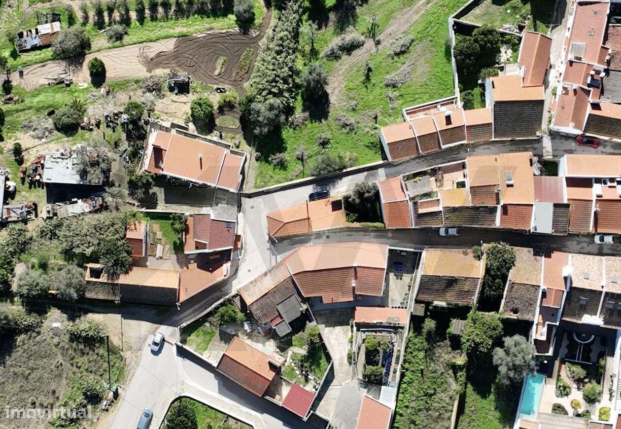 Casinha Rústica na Zona Histórica de Melides — Potencial, charme e vis-8