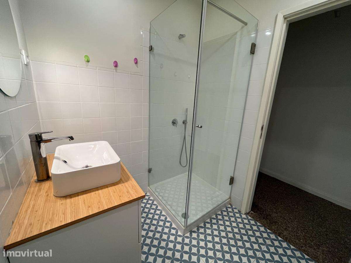 Quarto - localizado em Cedofeita Porto - Grande imagem: 4/31