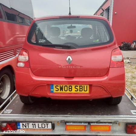Dezmembrez Renault Twingo 2010 1.2 benzina 55 KW - 3
