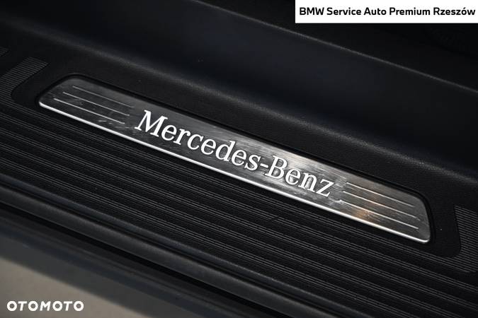 Mercedes-Benz Klasa V - 23
