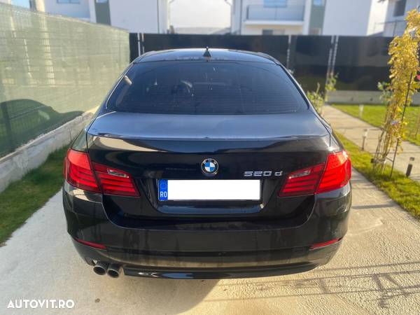 BMW Seria 5 520d - 4