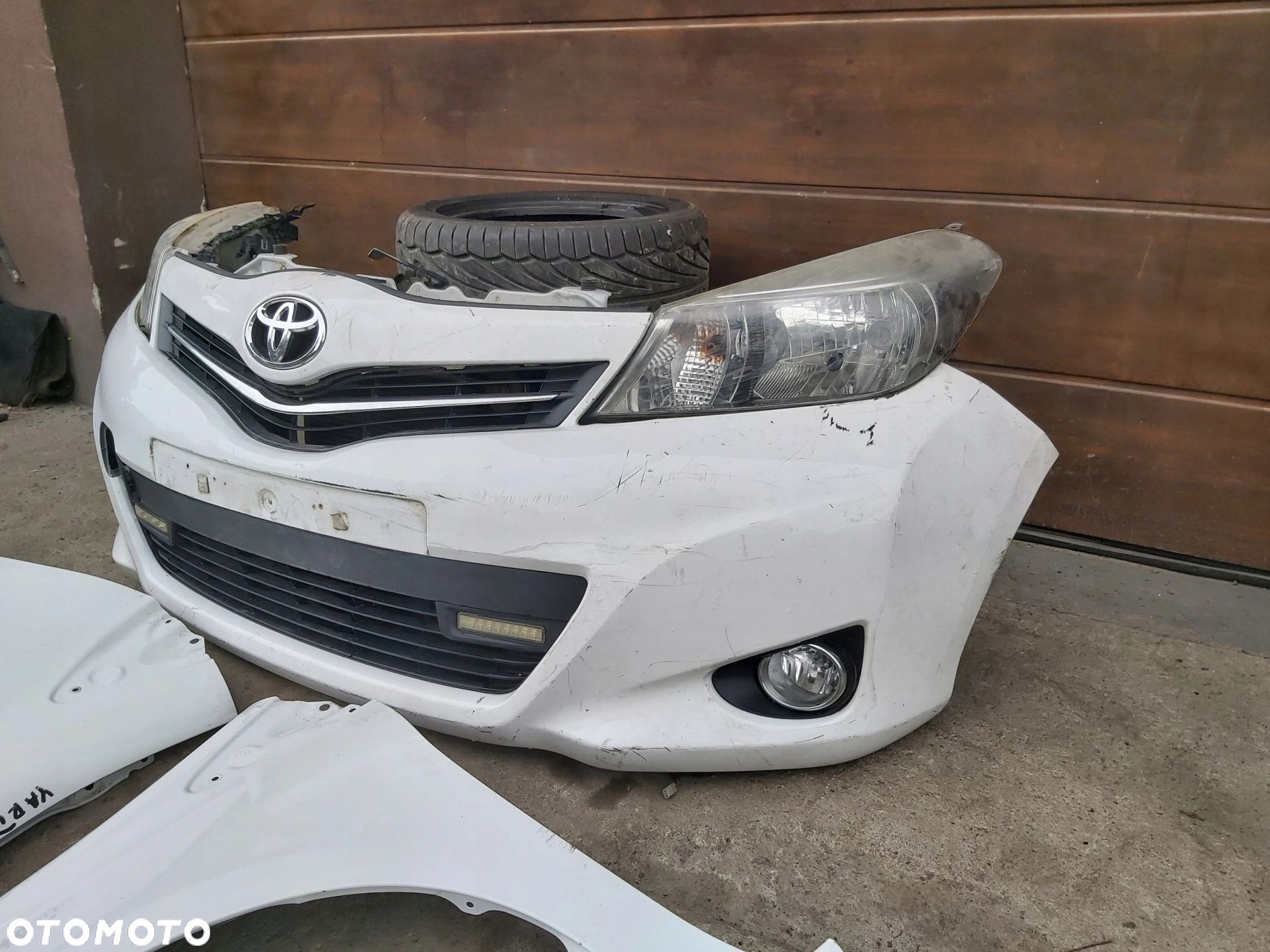 Toyota Yaris III kompletny przód zderzak chłodnica - 3